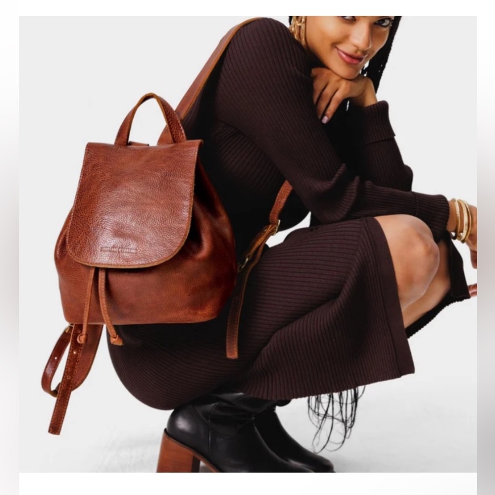 NWOT Elegant Brown Portland Leather Bucket Backpack